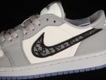 Air Jordan 1 Retro Low Dior 8