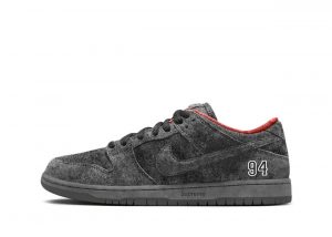 SB Dunk Low Supreme OG QS Black