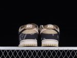 SB Dunk Low Travis Scott 4